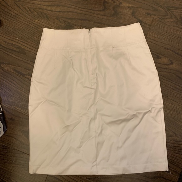 Banana Republic Skirt - Picture 2 of 3